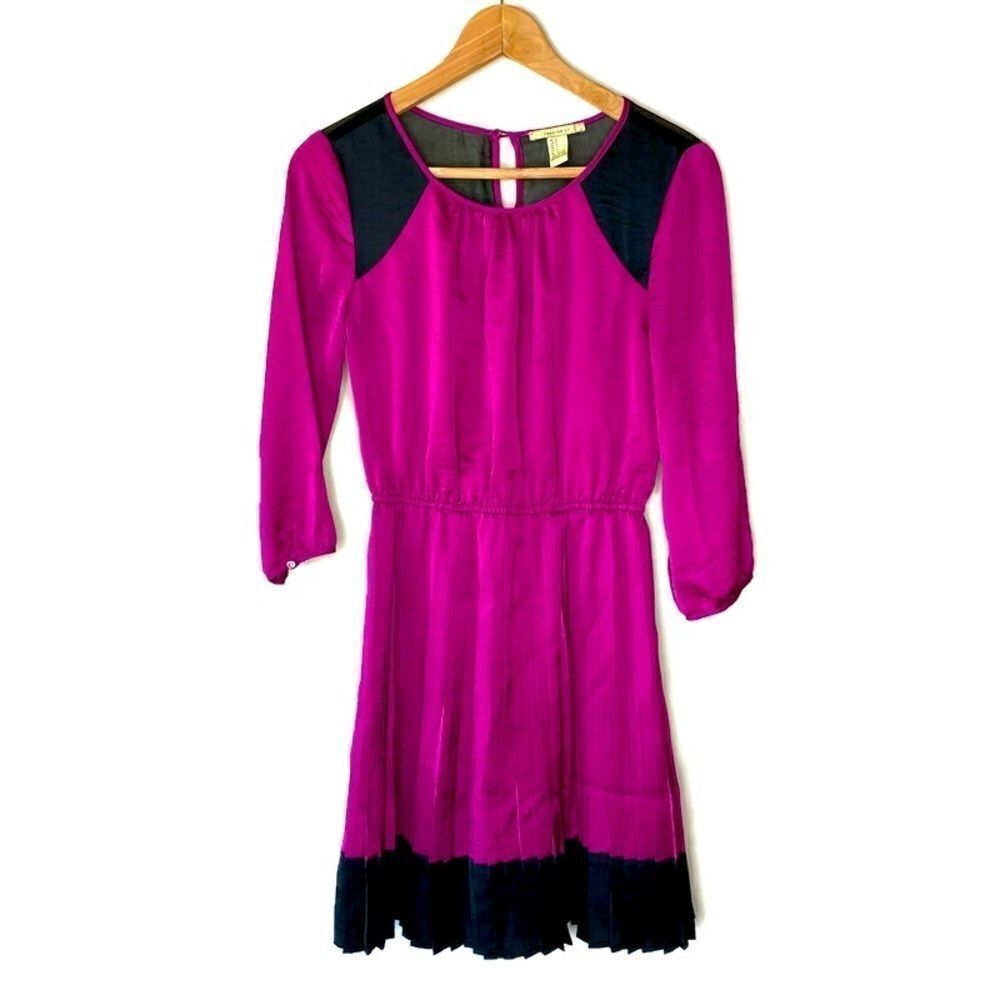 Forever 21 Cranberry & Black Pleated Dress S